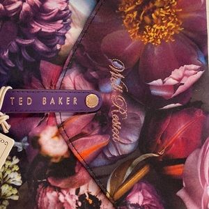 Ten Baker travel set